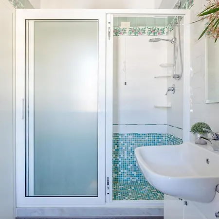 Marygrace Dei Marmi House 150 Metres From The فيلة *