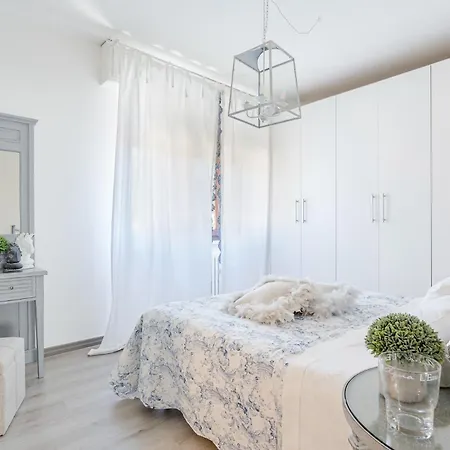 Villa Marygrace Dei Marmi House 150 Metres From The Forte dei Marmi