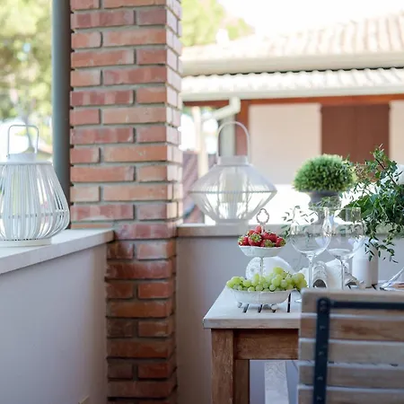 Marygrace Dei Marmi House 150 Metres From The Villa