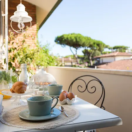 Marygrace Dei Marmi House 150 Metres From The Villa *