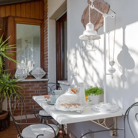 Marygrace Dei Marmi House 150 Metres From The *
