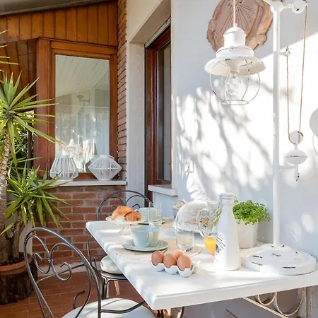 Villa Marygrace Dei Marmi House 150 Metres From The Forte dei Marmi