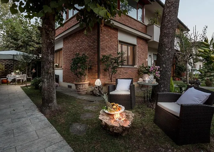 Villa Marygrace Dei Marmi House 150 Metres From The Forte dei Marmi