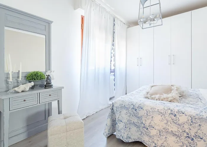 Marygrace Dei Marmi House 150 Metres From The Villa