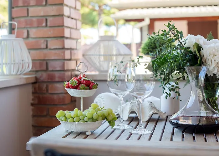 Marygrace Dei Marmi House 150 Metres From The